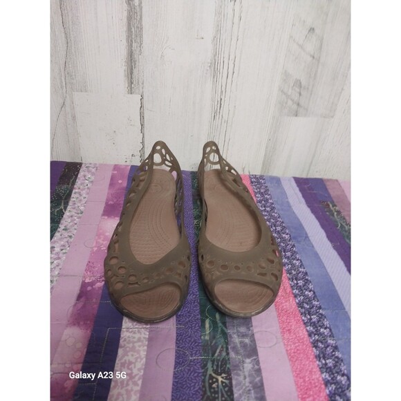 CROCS Adrina Women SZ 9 Laser Cut Bronze Peep Toe Slip On Jelly Ballet Flats - Picture 5 of 6